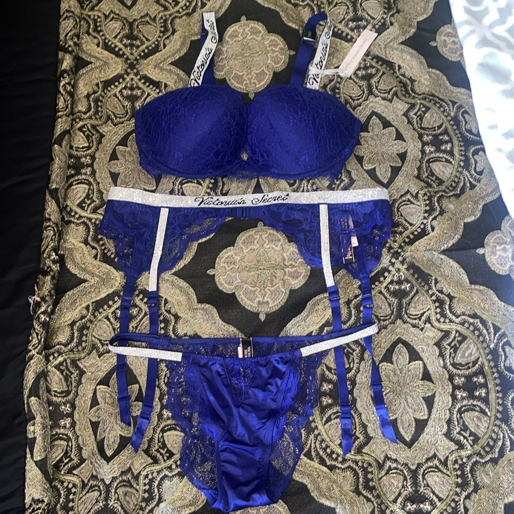 💎Victoria's Secret Deep Blue Lace Rhinestone - Picture 7 of 7